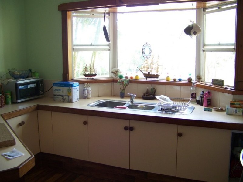 2 Wirralee St, Macleay Island QLD 4184