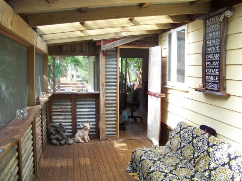 2 Wirralee St, Macleay Island QLD 4184