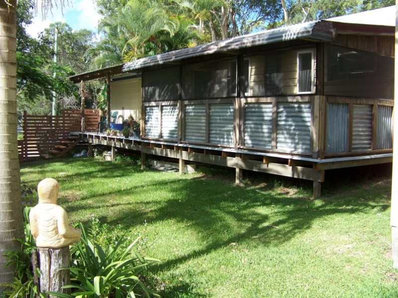 2 Wirralee St, Macleay Island QLD 4184