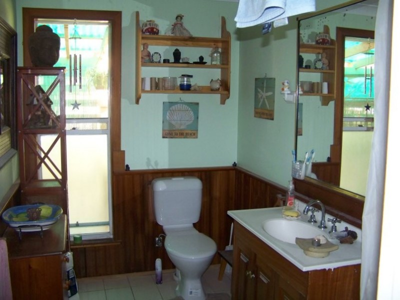 2 Wirralee St, Macleay Island QLD 4184