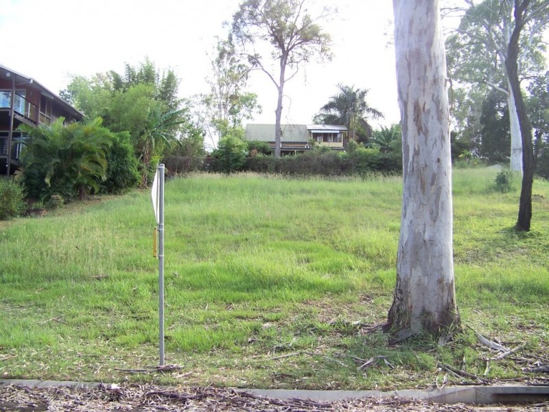 47 TINA av, Lamb Island QLD 4184