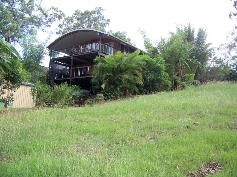 47 TINA av, Lamb Island QLD 4184