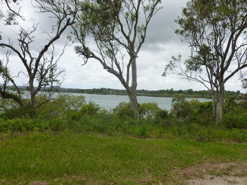2-4 COWES ST, Macleay Island QLD 4184