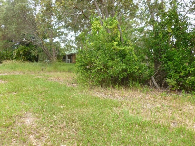 2-4 COWES ST, Macleay Island QLD 4184