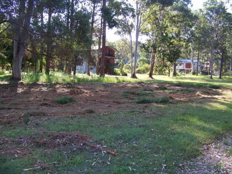 8 EDGEWATER pl, Lamb Island QLD 4184