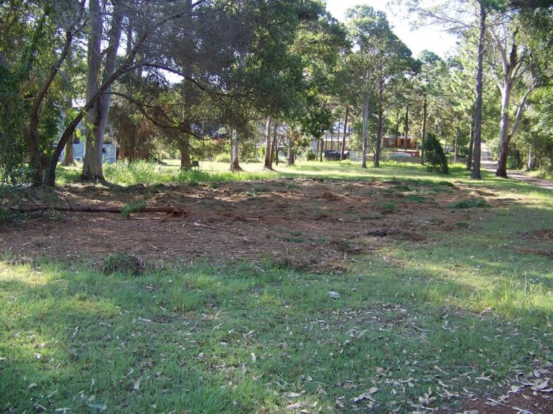 8 EDGEWATER pl, Lamb Island QLD 4184