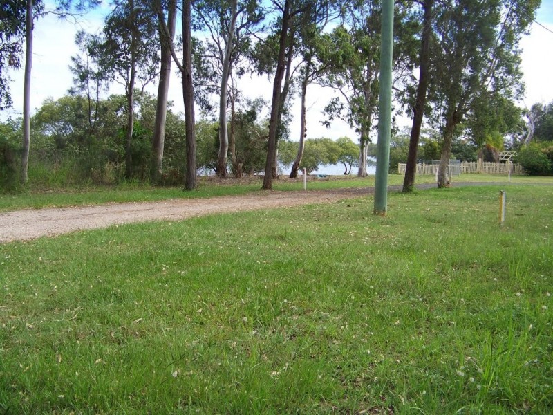 8 EDGEWATER pl, Lamb Island QLD 4184