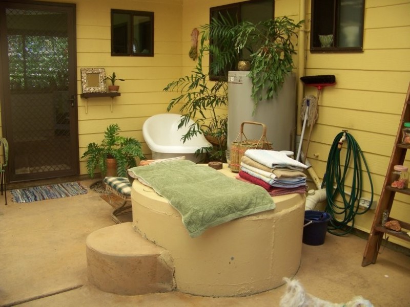 8 Whiting St, Macleay Island QLD 4184