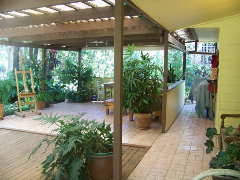 8 Whiting St, Macleay Island QLD 4184