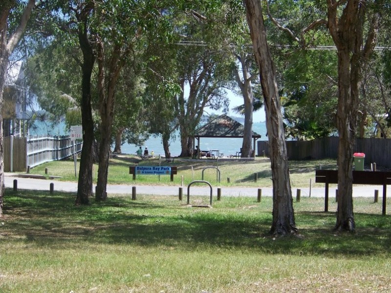 8 Whiting St, Macleay Island QLD 4184