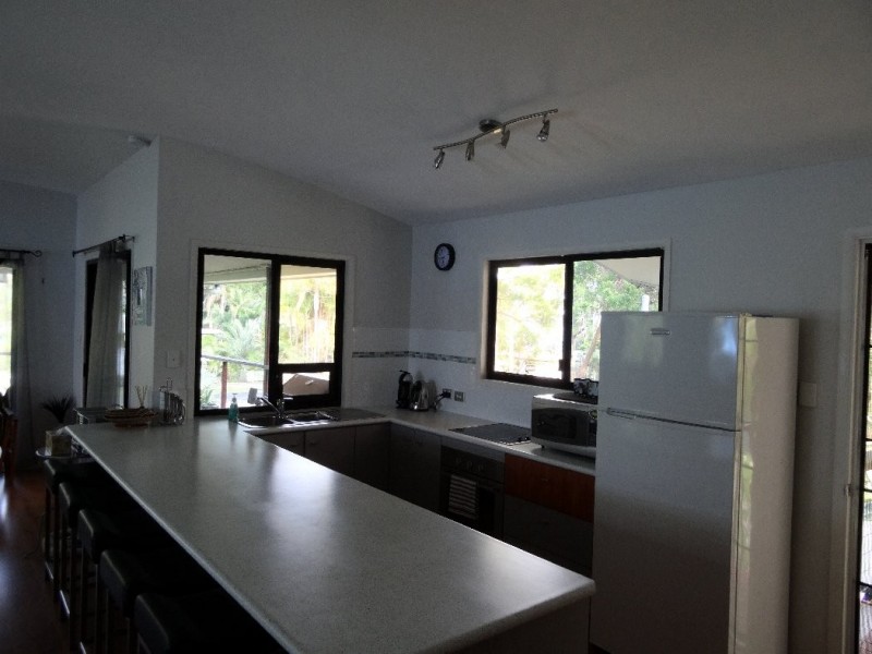 20 COAST ROAD, Macleay Island QLD 4184