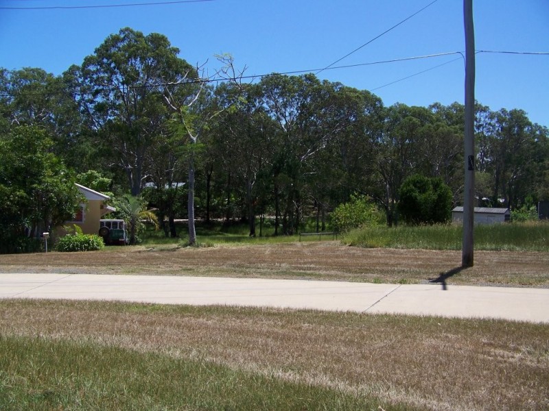 5 CREST HAVEN, Lamb Island QLD 4184