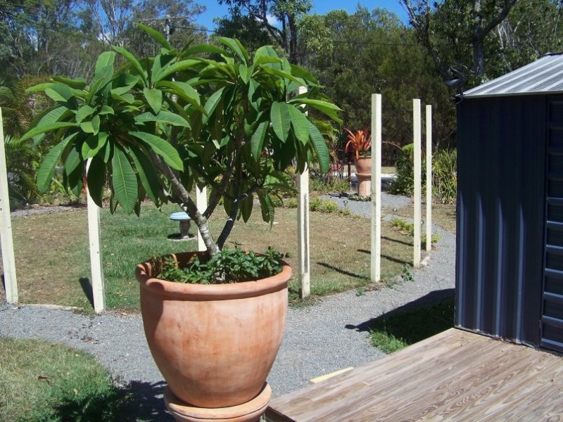 2 HEATH ST, Macleay Island QLD 4184