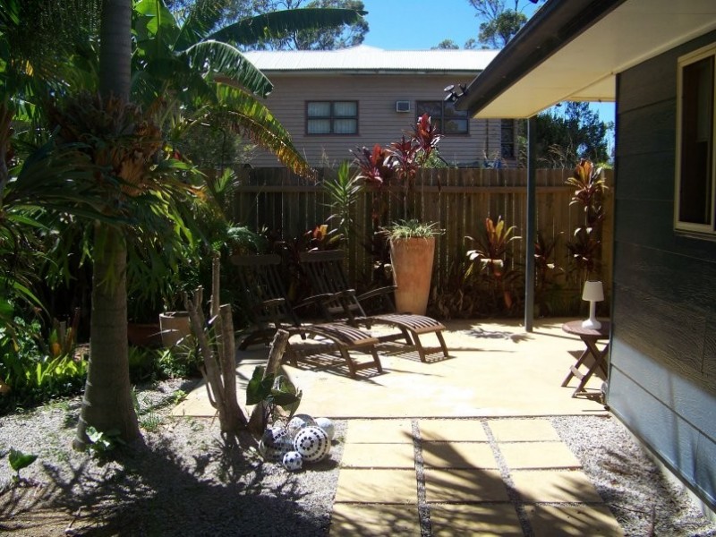 2 HEATH ST, Macleay Island QLD 4184