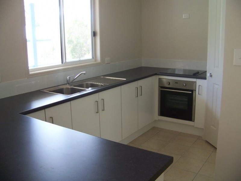 16 Camena St, Macleay Island QLD 4184