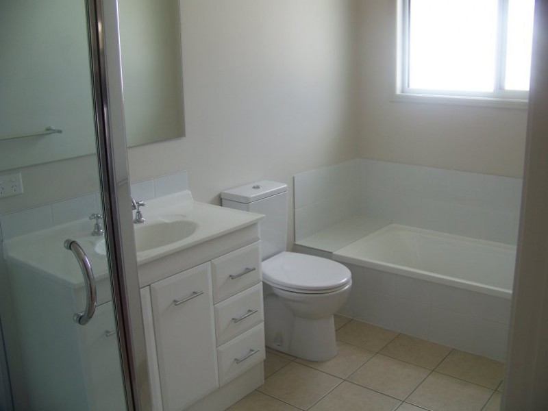 16 Camena St, Macleay Island QLD 4184