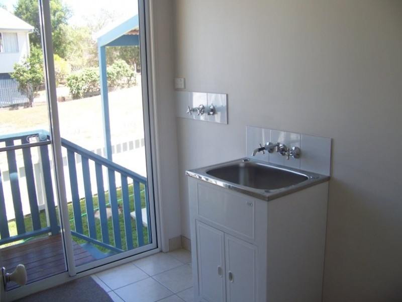 16 Camena St, Macleay Island QLD 4184