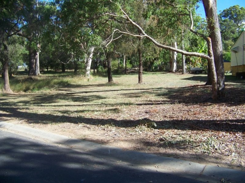 16 Wharf St, Macleay Island QLD 4184