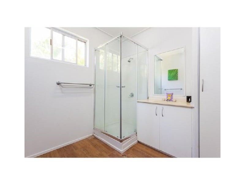 3 PAULA pde, Lamb Island QLD 4184