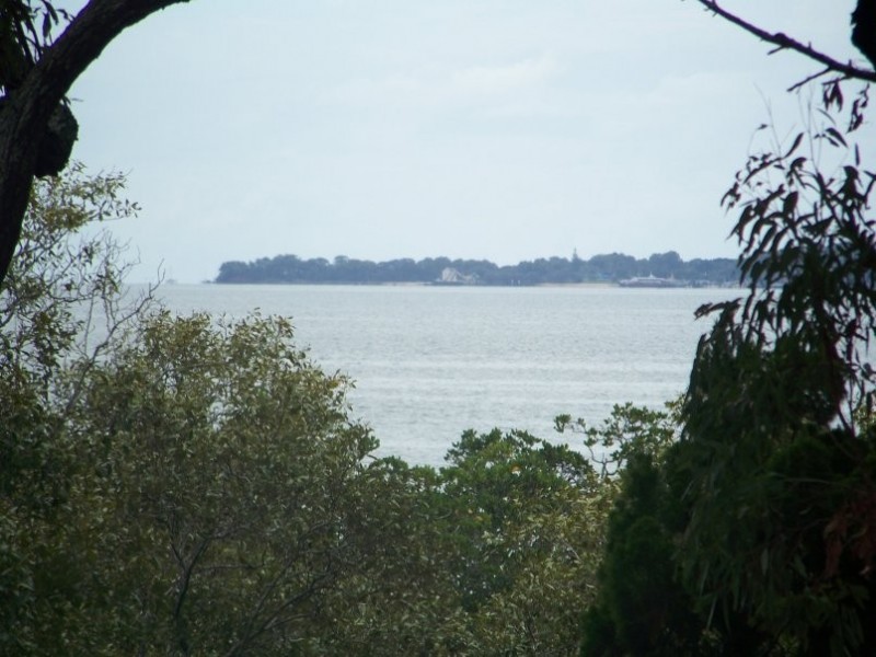 13 Beelong St, Macleay Island QLD 4184