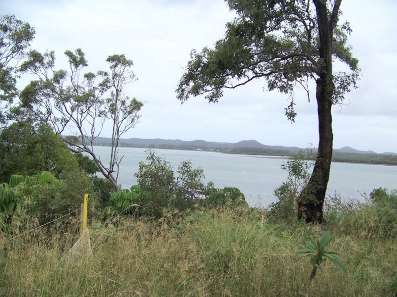 30 TINA AV, Lamb Island QLD 4184