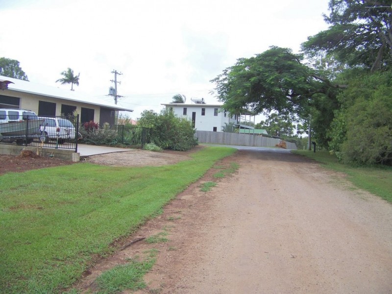 30 TINA AV, Lamb Island QLD 4184