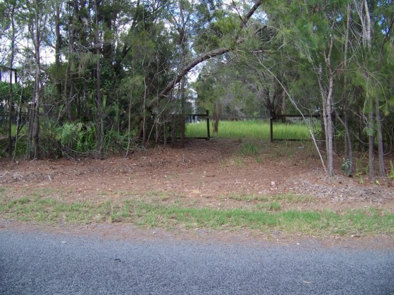 30 Eastbourne Tce, Macleay Island QLD 4184