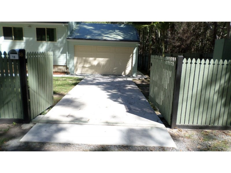 18 DERWENT ST, Macleay Island QLD 4184