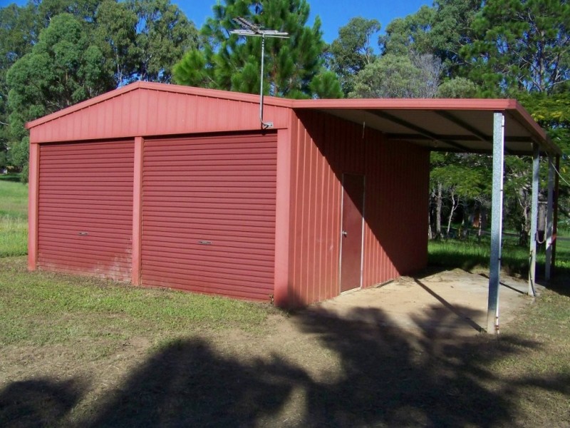 18 cresthaven, Lamb Island QLD 4184