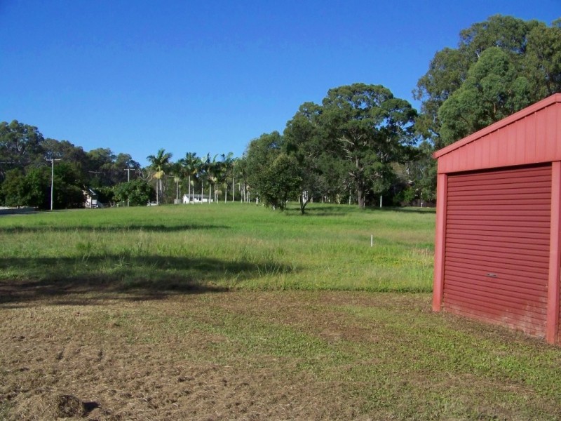 18 cresthaven, Lamb Island QLD 4184