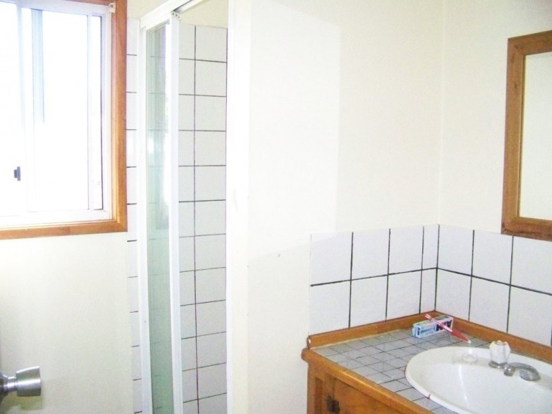 20 CRESTHAVEN, Lamb Island QLD 4184