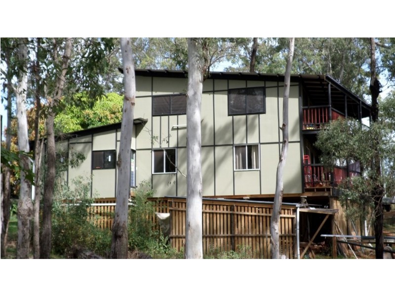 4 EAGLE ST, Macleay Island QLD 4184