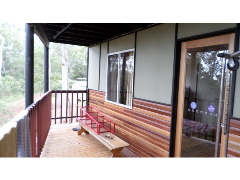 4 EAGLE ST, Macleay Island QLD 4184