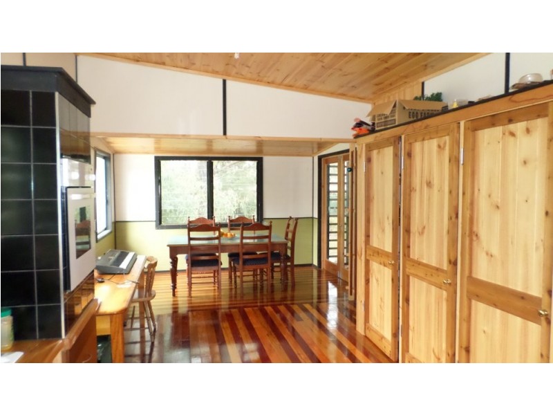 4 EAGLE ST, Macleay Island QLD 4184