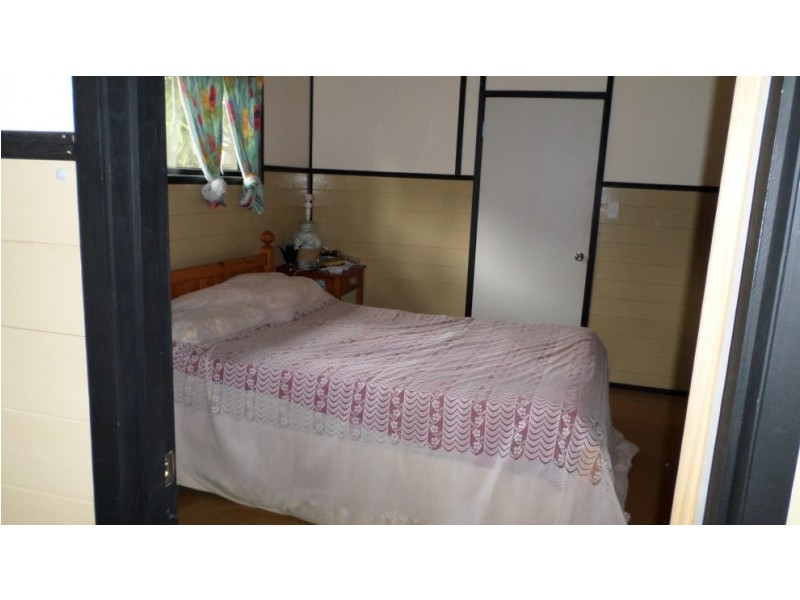 4 EAGLE ST, Macleay Island QLD 4184