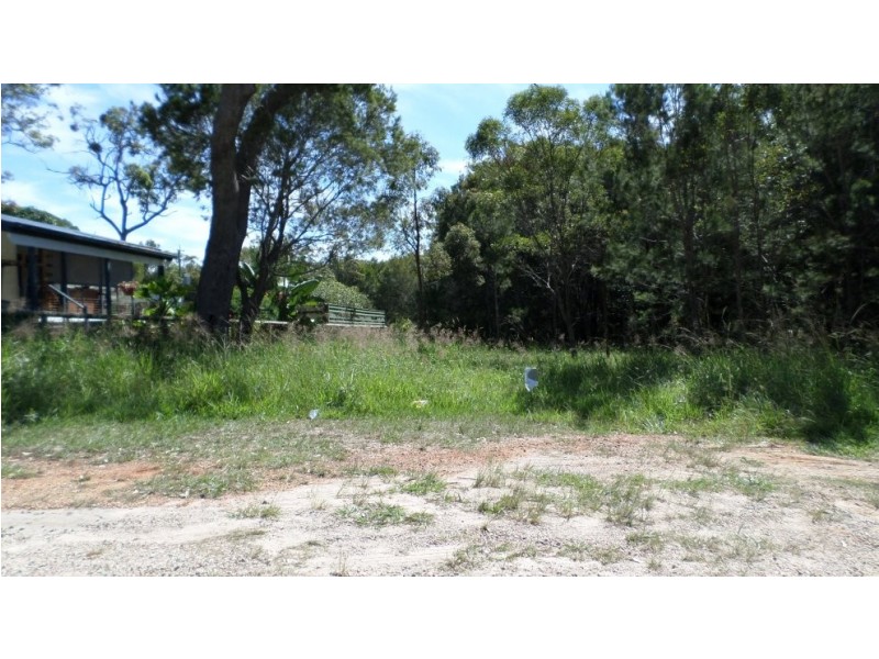 57 SCOTTS RD, Macleay Island QLD 4184
