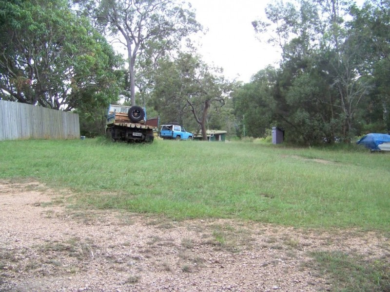 19 BRUCE ST, Lamb Island QLD 4184