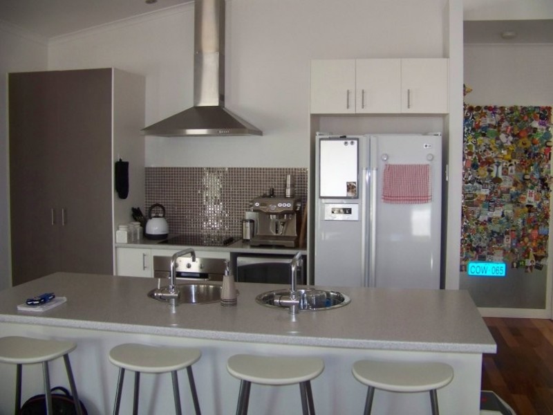 14 Baracoota st, Macleay Island QLD 4184