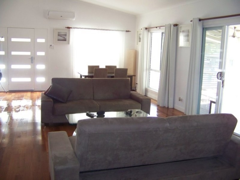 14 Baracoota st, Macleay Island QLD 4184