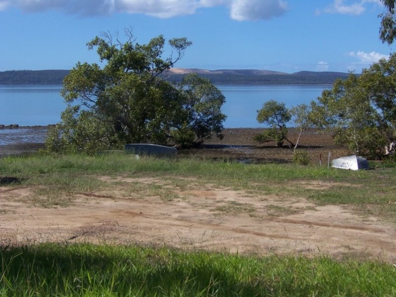 14 Baracoota st, Macleay Island QLD 4184