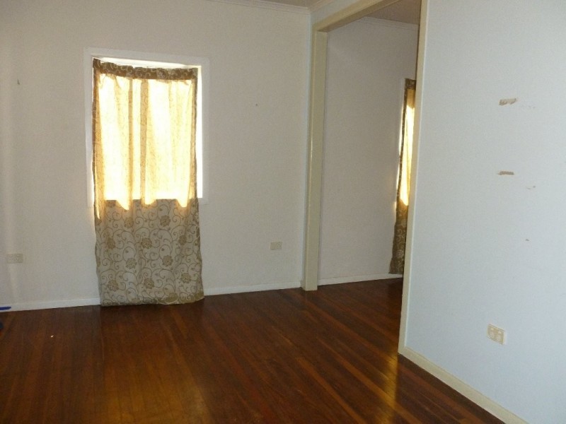 26 LEONIE cres, Lamb Island QLD 4184