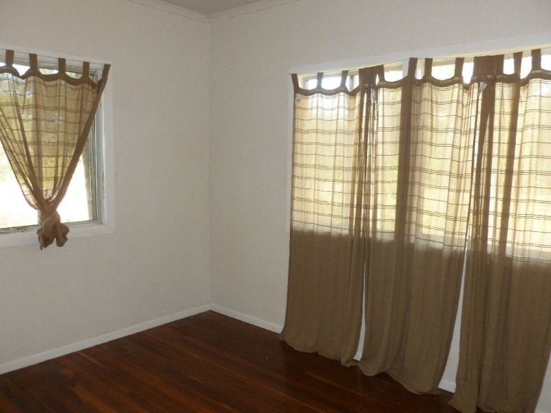 26 LEONIE cres, Lamb Island QLD 4184