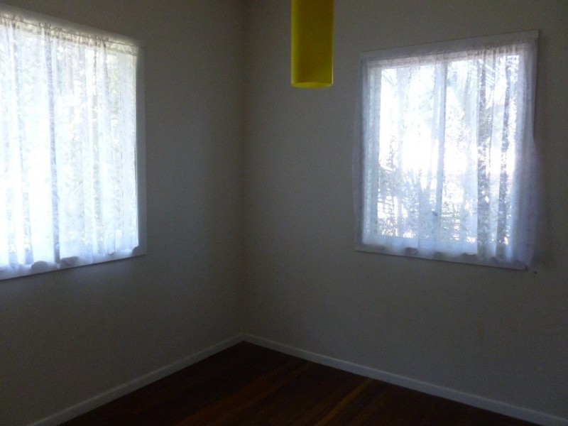 26 LEONIE cres, Lamb Island QLD 4184