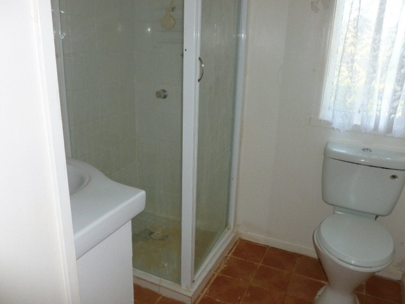 26 LEONIE cres, Lamb Island QLD 4184