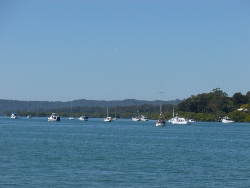 38-42 RUSSELL TCE, Macleay Island QLD 4184