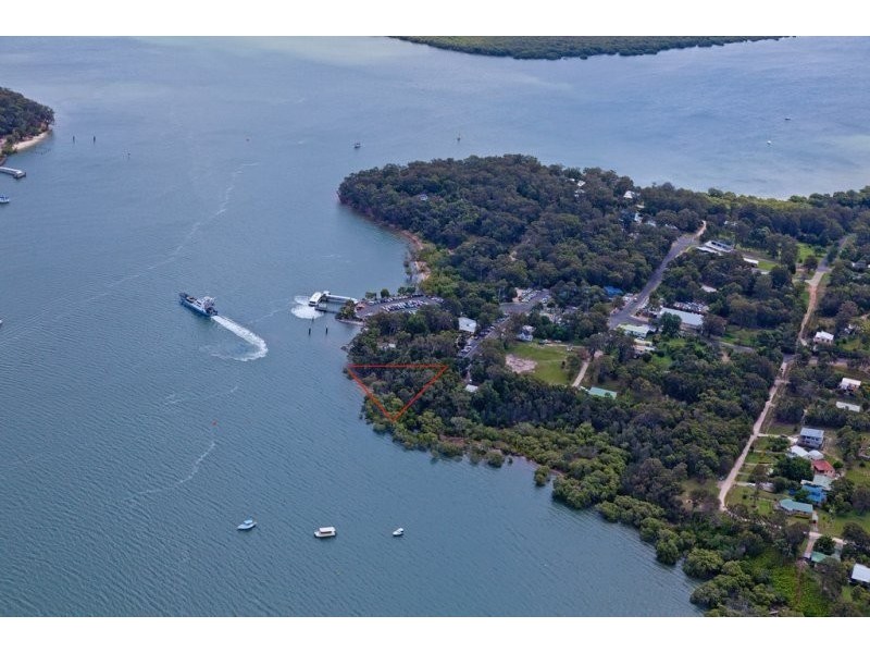 38-42 RUSSELL TCE, Macleay Island QLD 4184