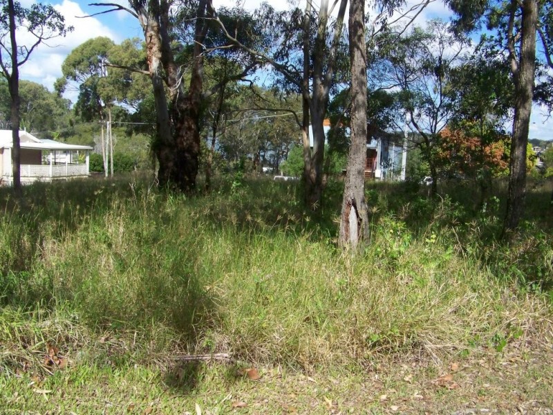 25-27 LUCAS DR, Lamb Island QLD 4184