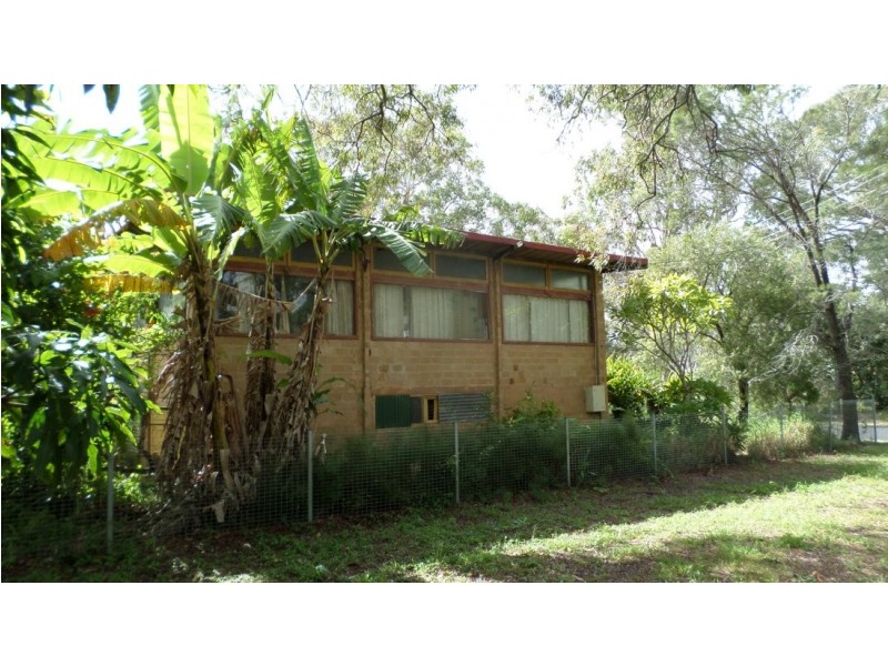 33 COOEE CRES, Macleay Island QLD 4184