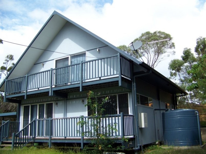 10 Oomool St, Macleay Island QLD 4184