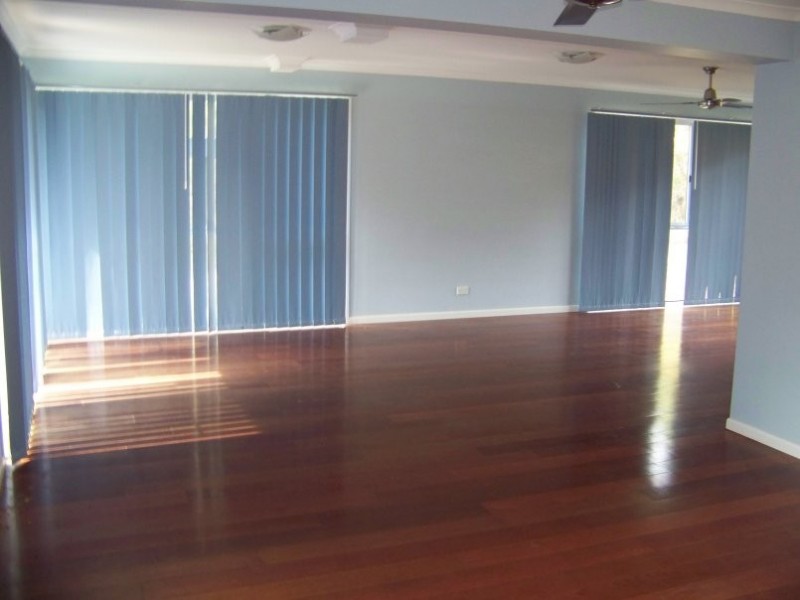 10 Oomool St, Macleay Island QLD 4184